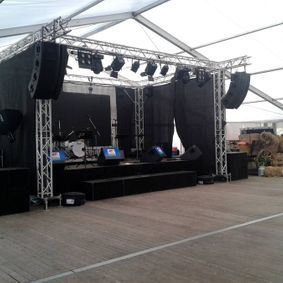 Töpperwein Musik GmbH in Quedlinburg, Veranstaltungsservice große Bühne zum Erntedankfest